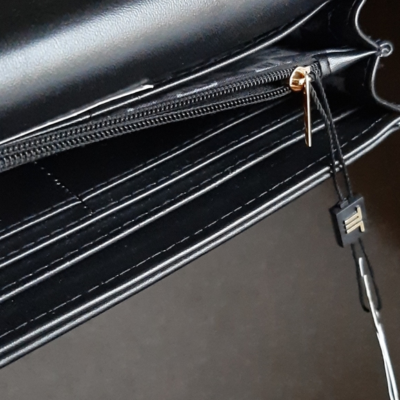 New London Fog Collection Wallet - Picture 11 of 15